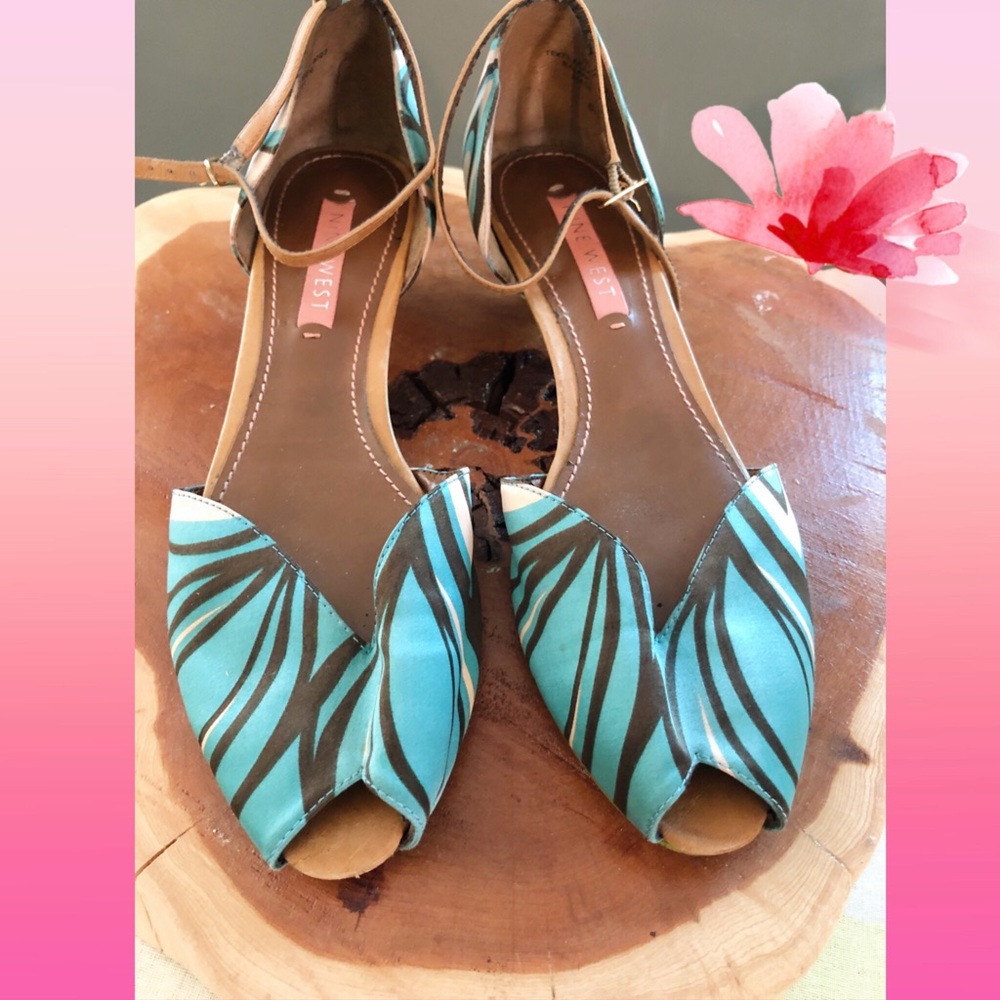 VINTAGE NINE WEST KITTEN HEELS
